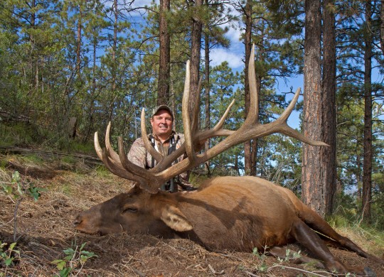 #div4 The 2011 EBJ Hunt Winner, Curtis Tobias, with his awesome bull!